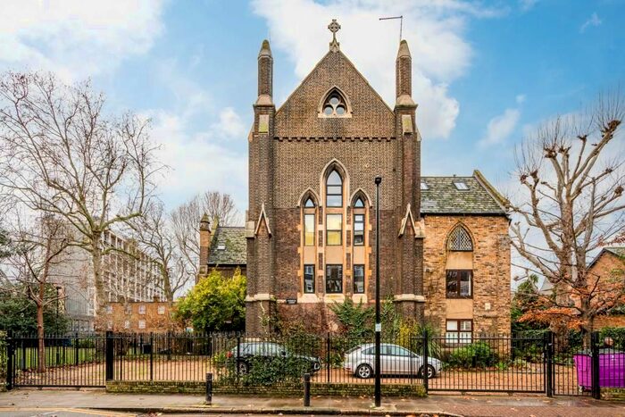 2 Bedroom Maisonette To Rent In Steeple Court, Coventry Road, Bethnal Green, E1