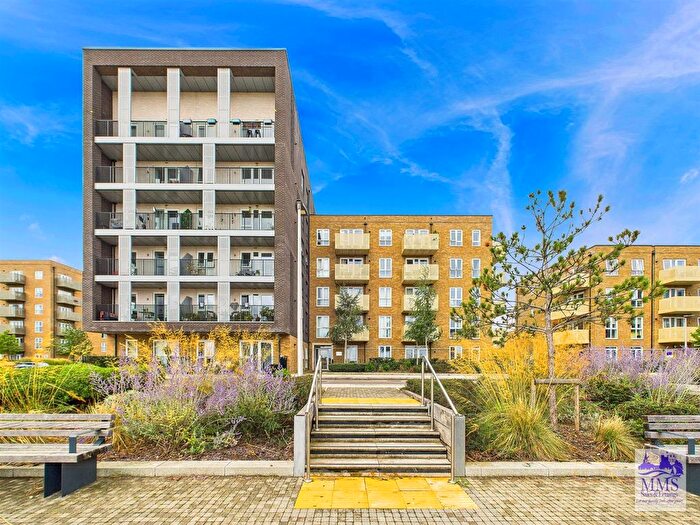2 Bedroom Flat For Sale In Corys Road, Rochester, ME1