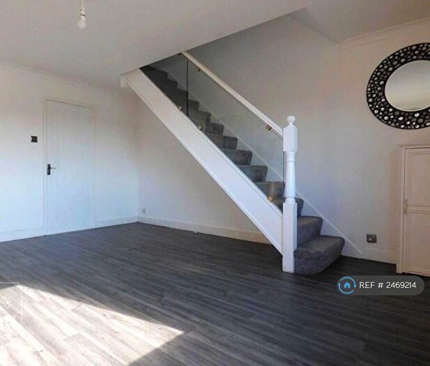 2 Bedroom Terraced House To Rent In Rochdale Road East, Heywood, OL10