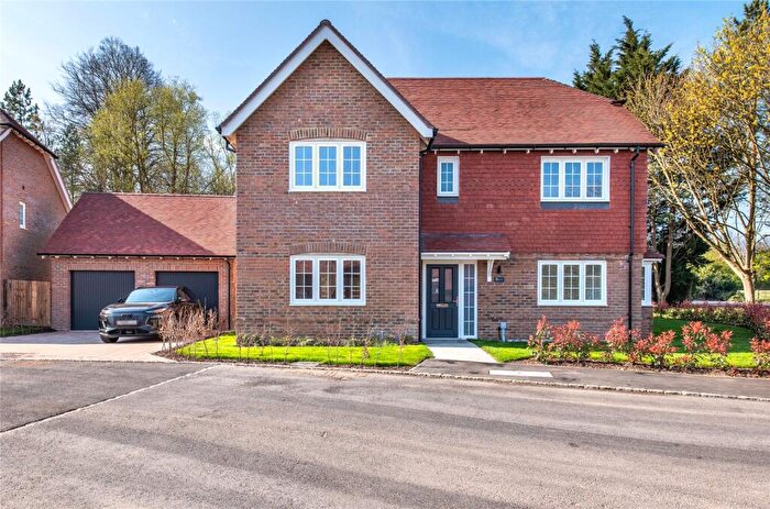 4 Bedroom Detached House For Sale In Chapel Garden Close, Kings Hill, West Malling, Kent, ME19
