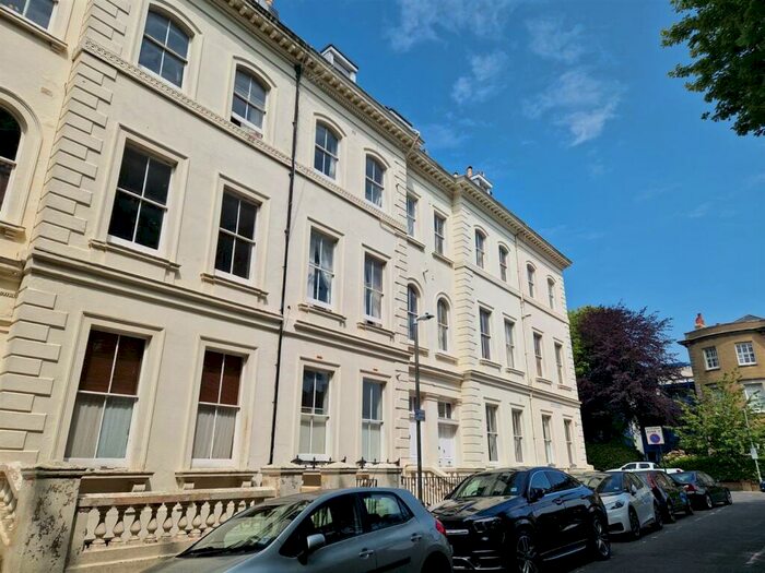 2 Bedroom Flat To Rent In Norfolk Terrace, Brighton, BN1