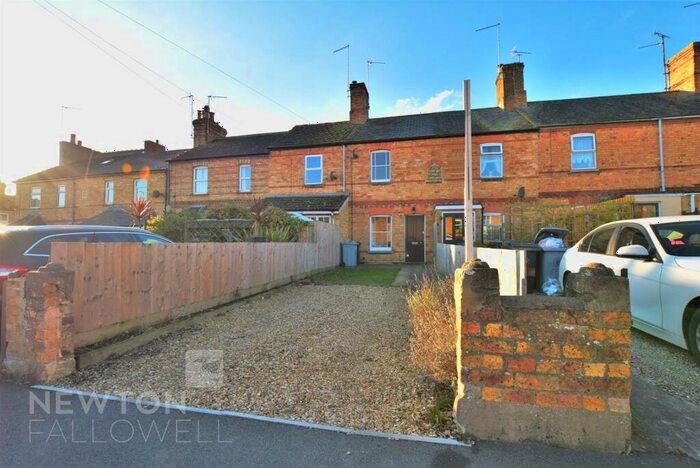 3 Bedroom Terraced House To Rent In Recreation Ground Road, Stamford, PE9