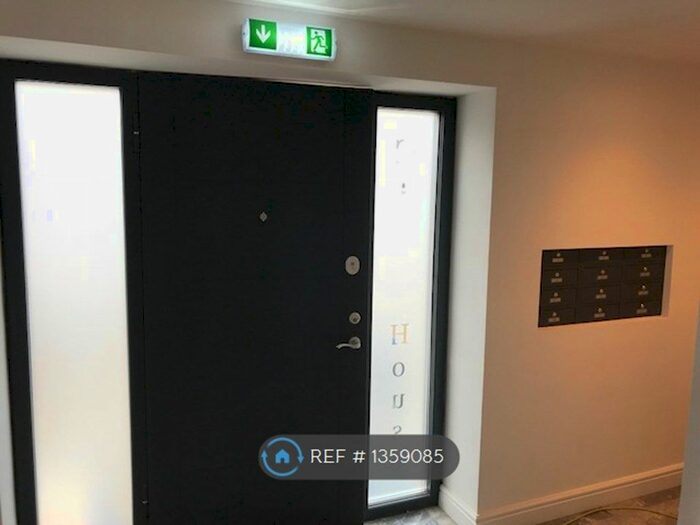 Studio To Rent In City House, London, NW11