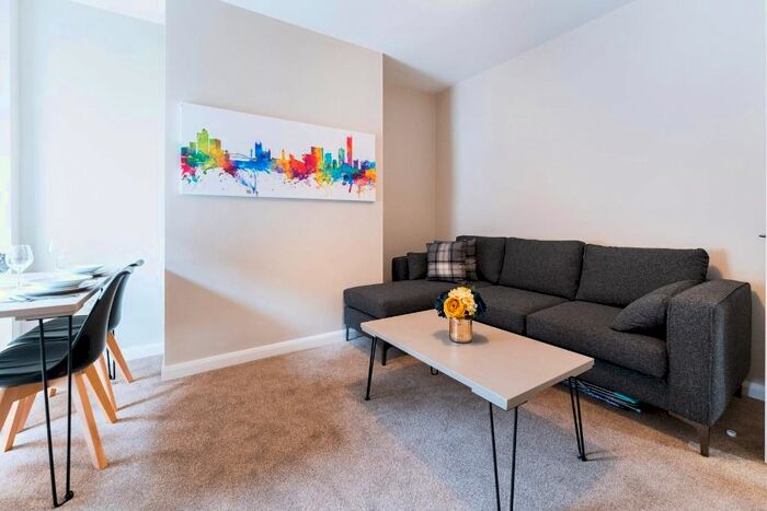 2 Bedroom Flat To Rent In Glendore, Salford, M5