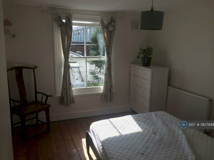 3 Bedroom Maisonette To Rent In Paulet Road, London, SE5