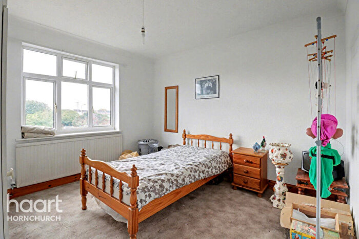 3 Bedroom Terraced House For Sale In Abbs Cross Lane, Hornchurch, RM12
