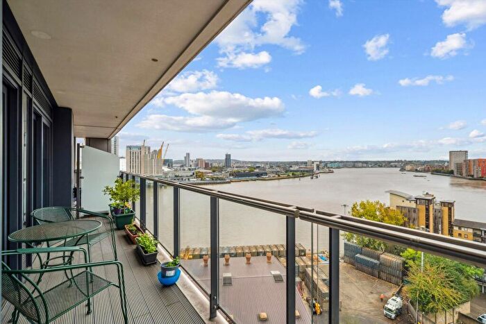 2 Bedroom Flat For Sale In Yabsley Street, London, E14