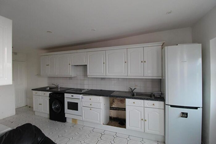 2 Bedroom Chalet For Sale In The Green, Bel Air Estate, Seawick, CO16