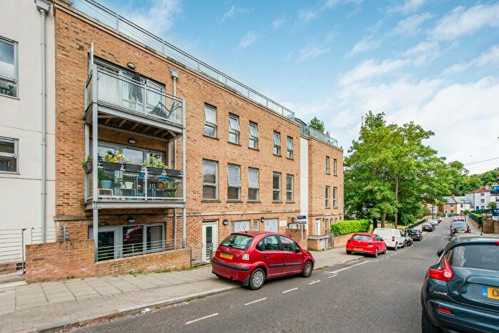 2 Bedroom Flat For Sale In Cawnpore Street, London, SE19