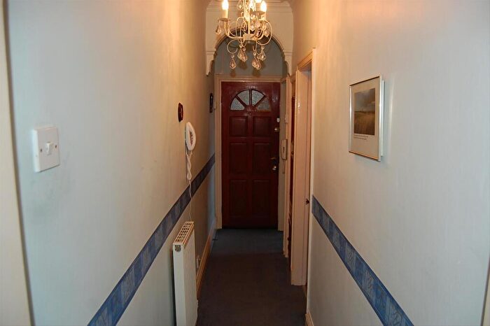 1 Bedroom Flat To Rent In Clifton Drive South, Lytham St. Annes, FY8