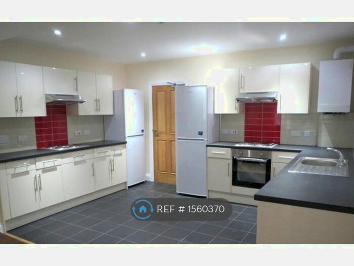 7 Bedroom Semi-Detached House To Rent In Burlington Road, Southampton, SO15