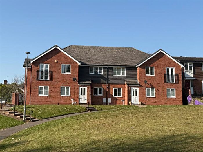 2 Bedroom Apartment To Rent In Tame Rise, Oldbury, West Midlands, B68