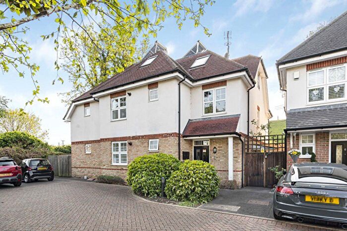 1 Bedroom Flat To Rent In Andrews Gate, Shepperton, Surrey, TW17