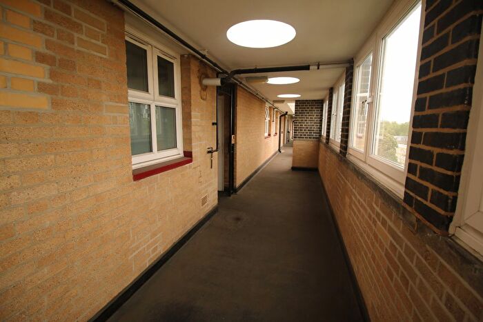 4 Bedroom Flat For Sale In Amhurst Road, Hackney, London, E8