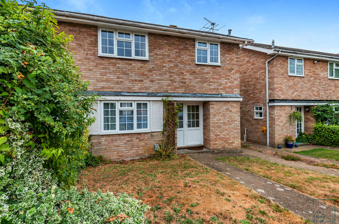 4 Bedroom Semi-Detached House To Rent In Lynwood, Guildford, GU2