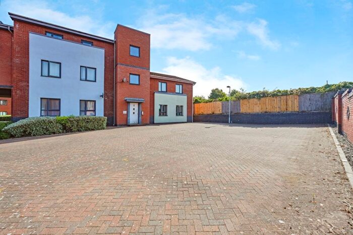 2 Bedroom Flat For Sale In Blackberry Avenue, Lichfield, WS14