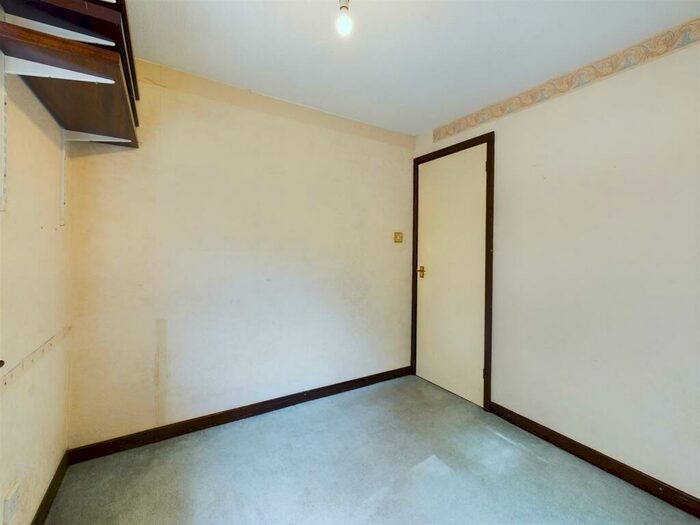 3 Bedroom End Of Terrace House For Sale In Nuthatch Gardens, Bristol, BS16