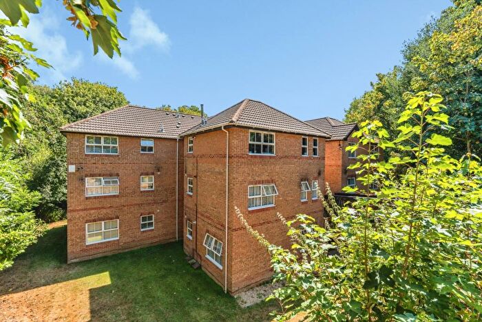 2 Bedroom Flat For Sale In Middle Road, Southampton, Hampshire, SO19