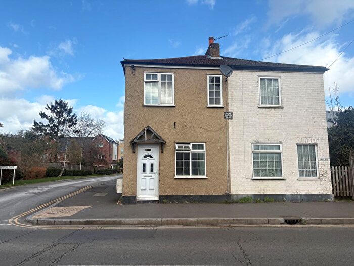 2 Bedroom Terraced House For Sale In New Heston Road, Hounslow, TW5