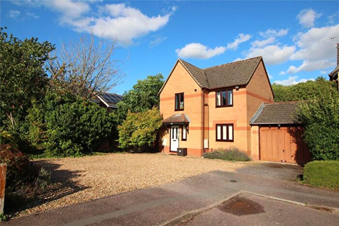 3 Bedroom Detached House For Sale In Mallard Drive, Woodford Halse, Northamptonshire, NN11