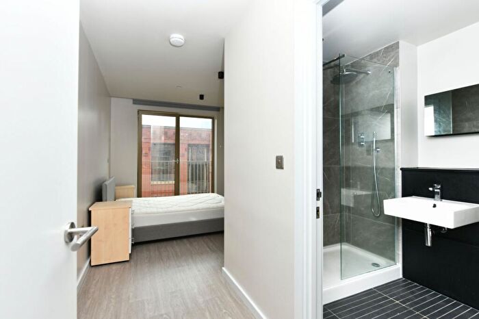 2 Bedroom Apartment To Rent In Castlefield, Manchester, M15
