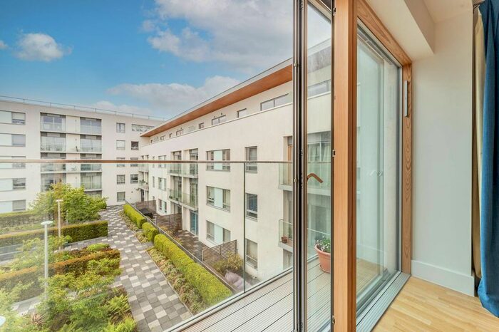 1 Bedroom Flat To Rent In Streatham High Road, Streatham, London, SW16