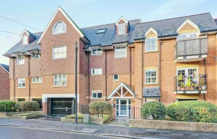 2 Bedroom Flat To Rent In Prospect Court, Sydenham Road, Guildford, GU1