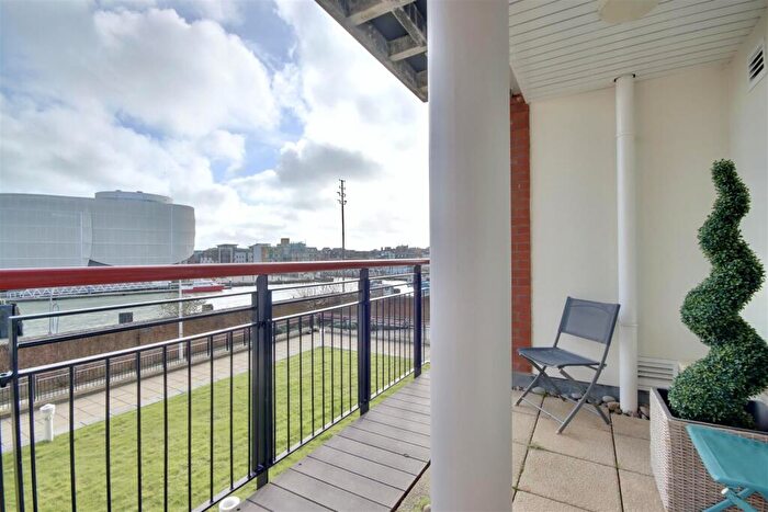 2 Bedroom Flat To Rent In Arethusa House, Gunwharf Quays, Portsmouth, PO1