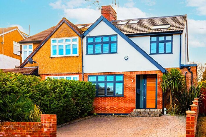4 Bedroom Houseboat To Rent In Southwood Drive, Surbiton, KT5