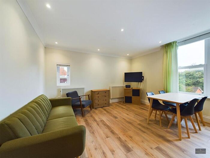 2 Bedroom Flat To Rent In Barnfield Road, Exeter, EX1