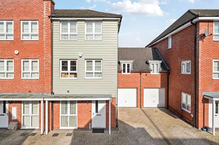 5 Bedroom Terraced House For Sale In Wyeth Close, Taplow, Berkshire, SL6