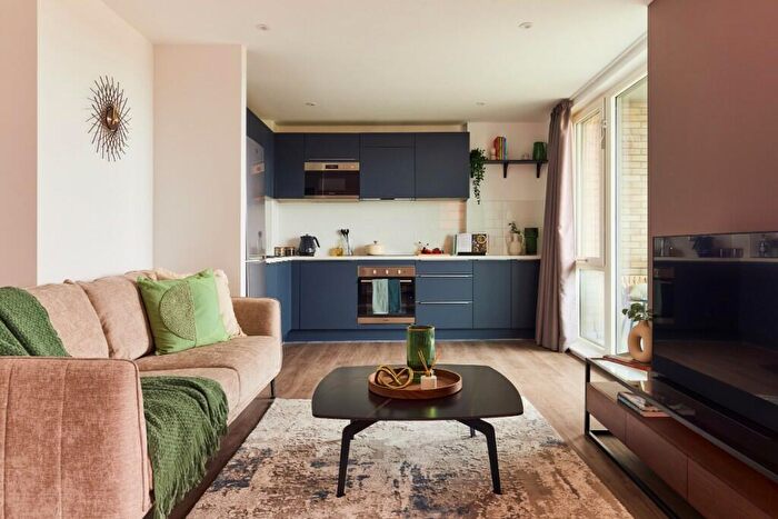 1 Bedroom Apartment To Rent In Avebury Boulevard, Milton Keynes, Buckinghamshire, MK9