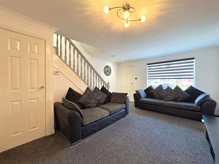 2 Bedroom End Of Terrace House For Sale In Raven Wynd, Wishaw, ML2