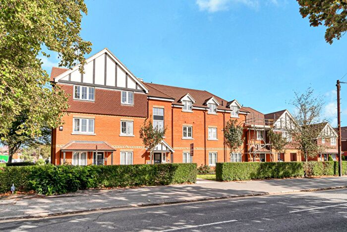 1 Bedroom Flat For Sale In Gatehouse Close, Ashford, TW15