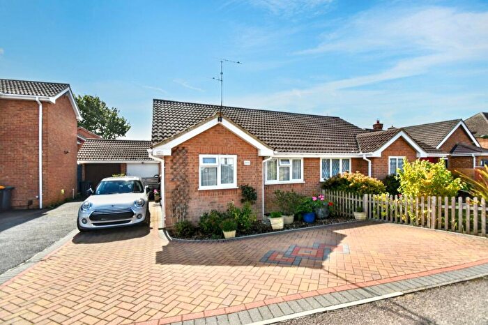 2 Bedroom Bungalow For Sale In Chantry Avenue, Kempston, Bedford, MK42