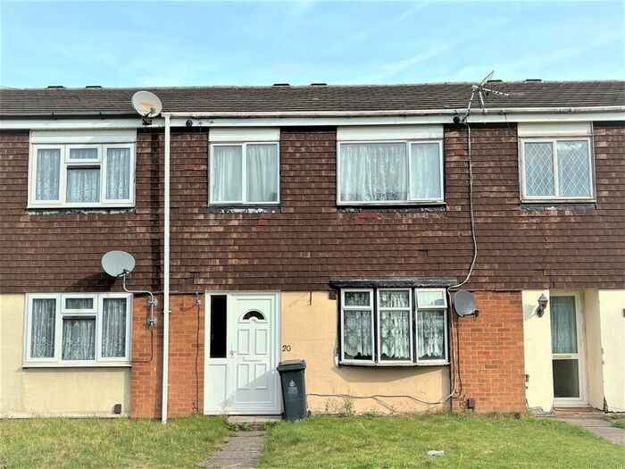 3 Bedroom Terraced House To Rent In Poplar Close, Walsall, WS2
