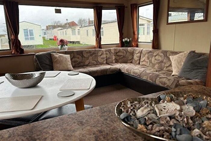 3 Bedroom Park Home For Sale In North Sea Lane, Humberston, Grimsby, DN36