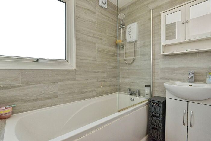 3 Bedroom Terraced House For Sale In Broadlands, Netherfield, Milton Keynes, Buckinghamshire, MK6