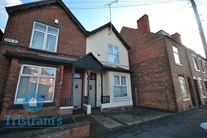 3 Bedroom Semi-Detached House To Rent In City Road, Dunkirk, NG7