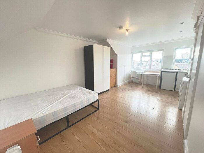 Studio To Rent In Mazenod Avenue, Kilburn, NW6