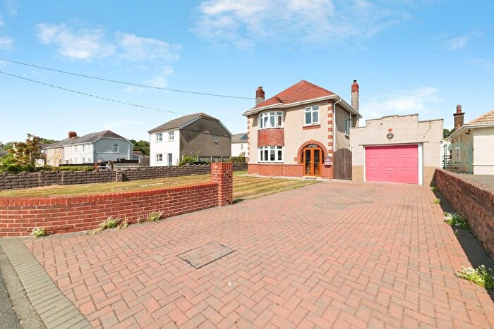 3 Bedroom Detached House For Sale In Heol Y Parc, Cefneithin, Llanelli, Carmarthenshire, SA14