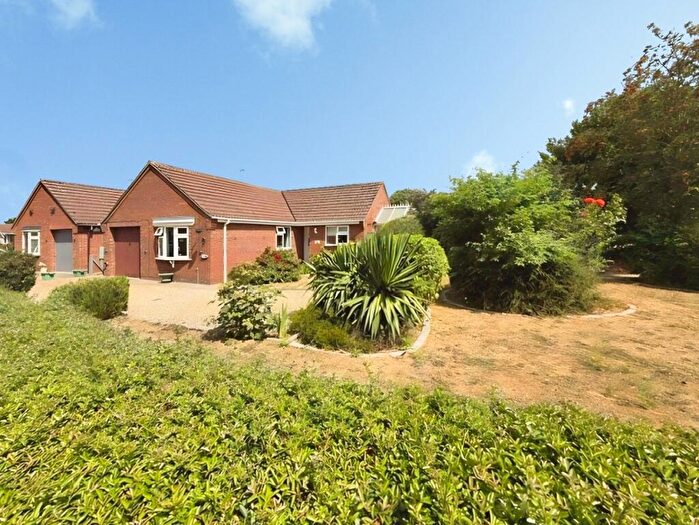 3 Bedroom Bungalow For Sale In Rowan Close, Holbeach, Spalding, PE12