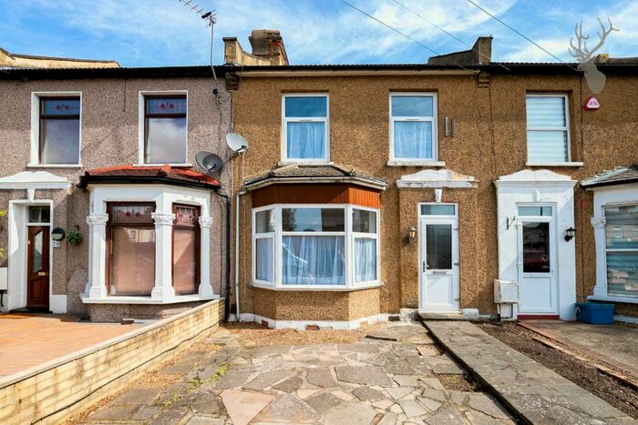 3 Bedroom House To Rent In Spencer Road, Ilford, IG3