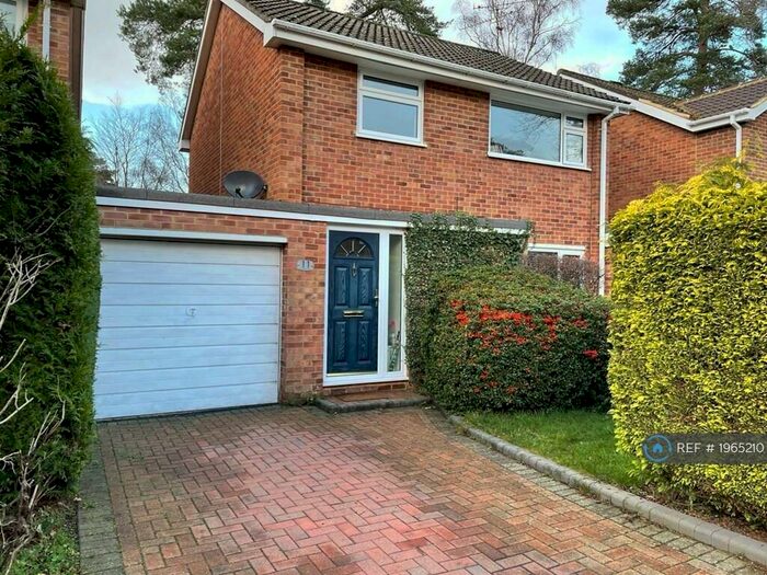 3 Bedroom Detached House To Rent In Coniston Close, Camberley, GU15