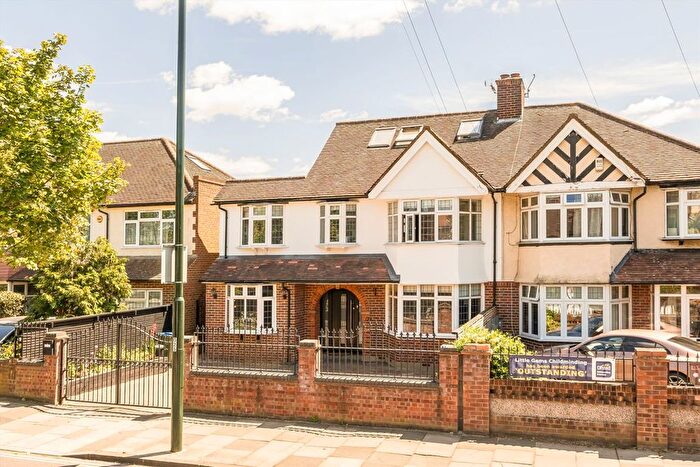 5 Bedroom Semi Detached House For Sale In Percy Road, Whitton, TW2