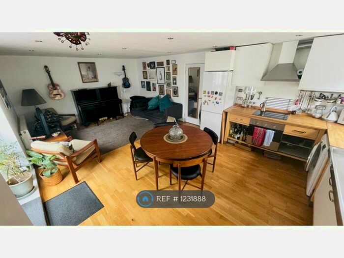 1 Bedroom Flat To Rent In Siani Mews, London, N8