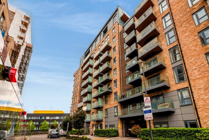 2 Bedroom Flat To Rent In Caversham Road London, NW9