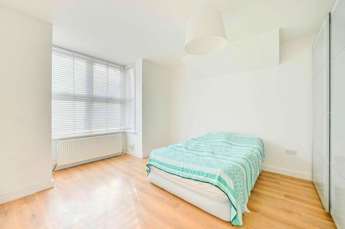 1 Bedroom Flat To Rent In Hartington Road, Walthamstow, London, E17