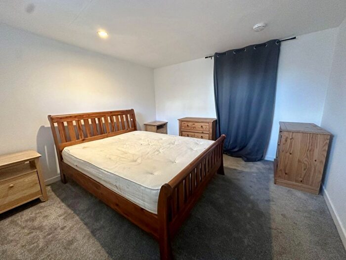 2 Bedroom Flat To Rent In Crombie Road, Aberdeen, AB11