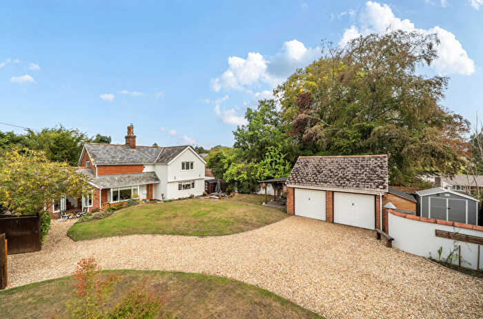 3 Bedroom Detached House For Sale In Princes Hill, Redlynch, Salisbury, Wiltshire, SP5